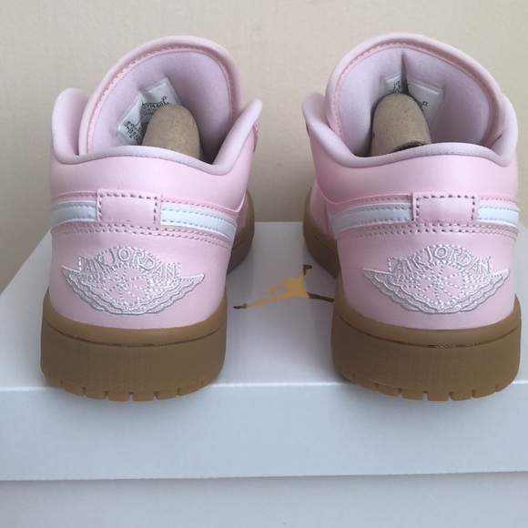 💖💖NIKE AIR JORDAN 1 LOW SNEAKERS💖💖 - Picture 6 of 9